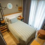Hotel Old Colorful Balat Petrion 3*