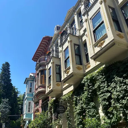 Old Colorful Balat Petrion * اسطنبول
