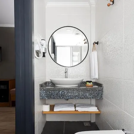 Otel Old Colorful Balat Petrion