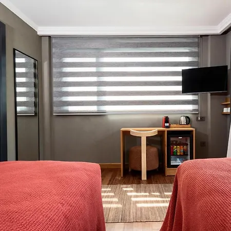 Hotell Old Colorful Balat Petrion