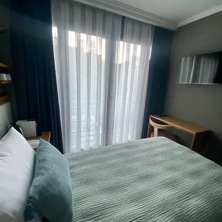 Hotell Old Colorful Balat Petrion *