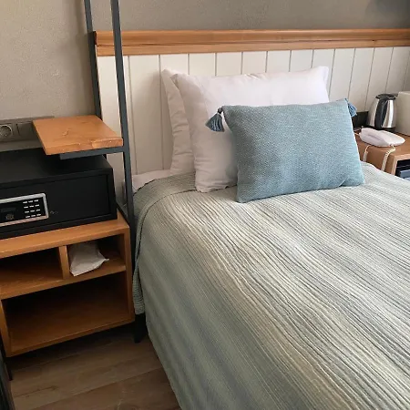 Otel Old Colorful Balat Petrion