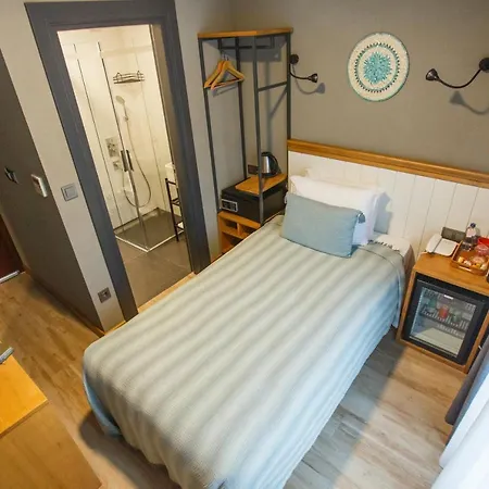 Hotell Old Colorful Balat Petrion *