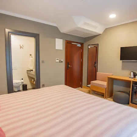 Old Colorful Balat Petrion Otel İstanbul