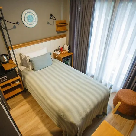 Hotell Old Colorful Balat Petrion *