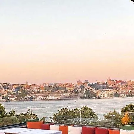 Old Colorful Balat Petrion 3*