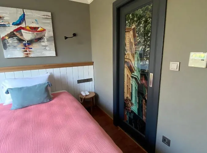 Old Colorful Balat Petrion 3*