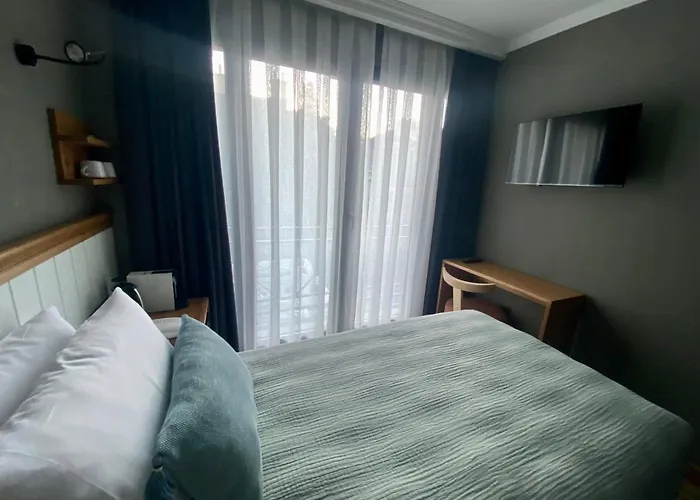 酒店 Old Colorful Balat Petrion 3*