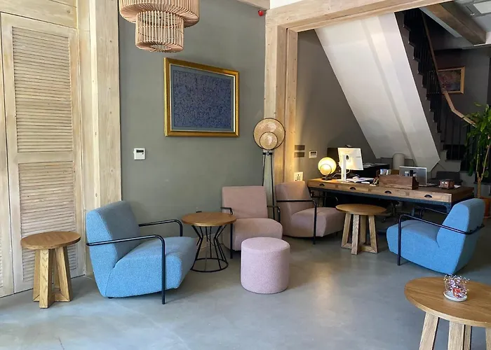 酒店 Old Colorful Balat Petrion