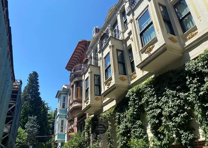 Old Colorful Balat Petrion 3* 伊斯坦布尔