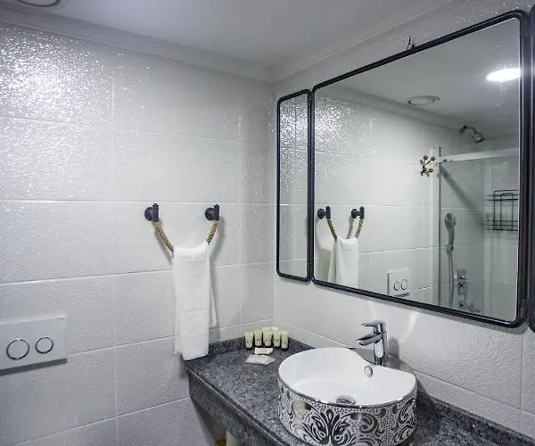 Old Colorful Balat Petrion 3* 伊斯坦布尔