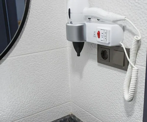 Old Colorful Balat Petrion 酒店 3*