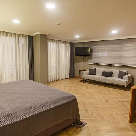 Old Colorful Balat Petrion 3*