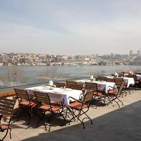 Old Colorful Balat Petrion Hotell Istanbul