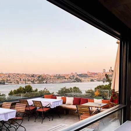 Hotell Old Colorful Balat Petrion