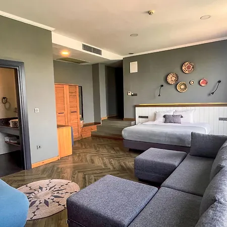 Hotell Old Colorful Balat Petrion 3*